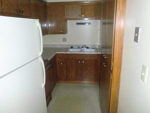 5th image of 10428 W Lincoln Ave APT 3