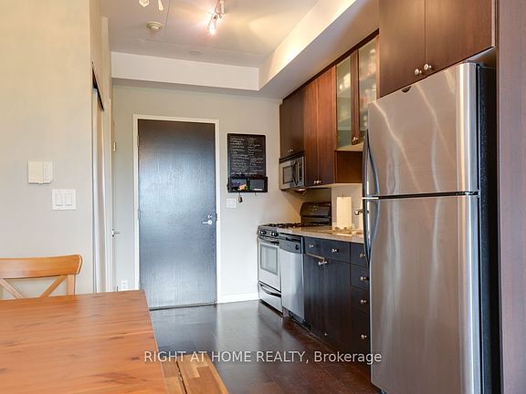 5th image of 1 Shaw St #323