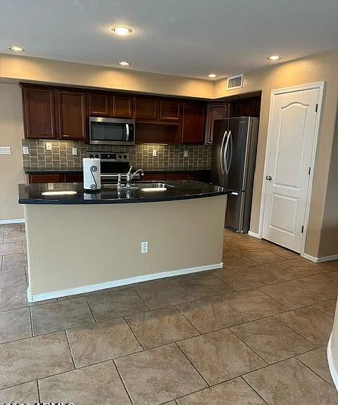 3118 S 95th Ln — Photo 6