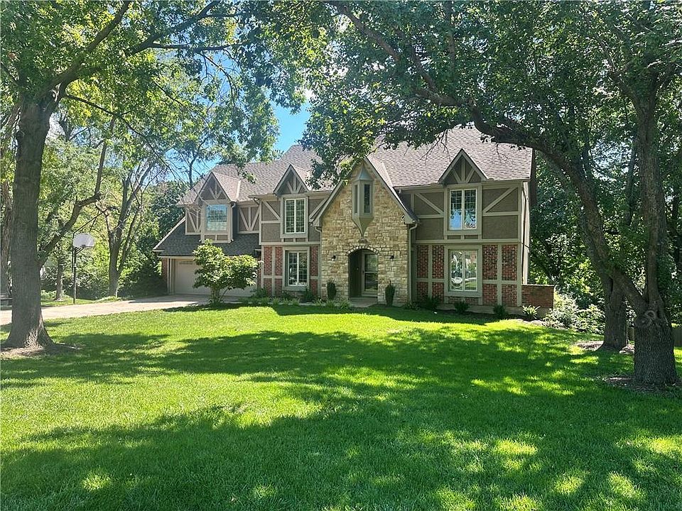 1st image of 15819 Overbrook Ln
