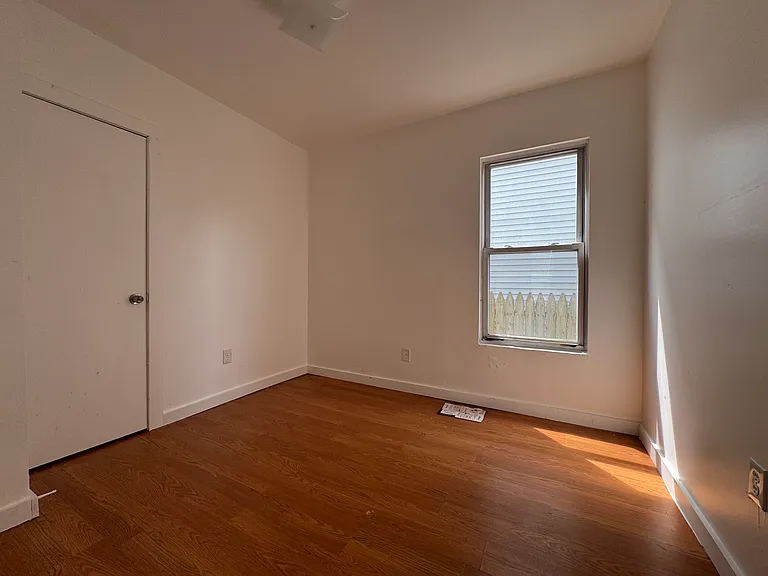 73 Main St #1A — Photo 6