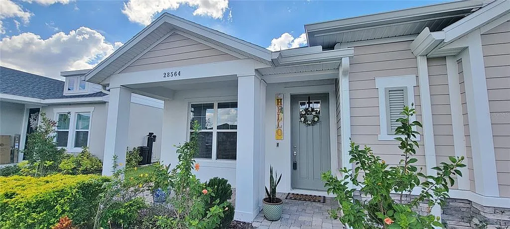 3 bed, 2.0 bath, 2018 sqft, $2,600 — Photo 4