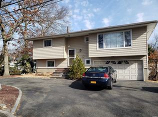 281 Colonial Rd, West Babylon, NY 11704