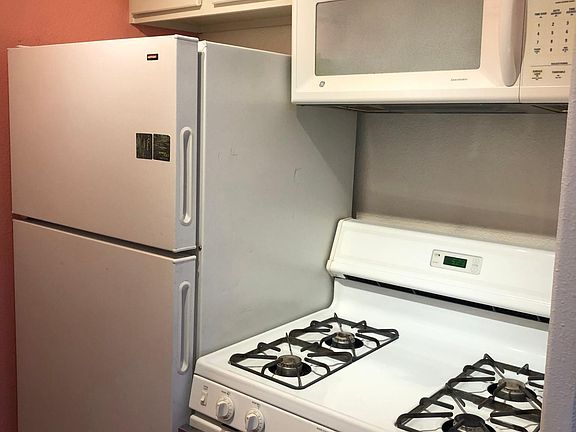 5th image of 789 N Clarkson St APT 101