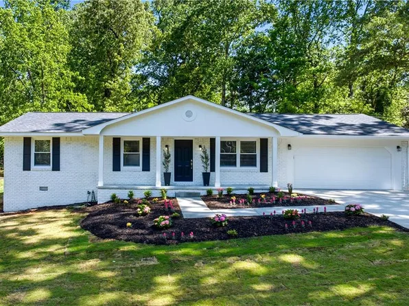 46 Hunting Creek Dr, Marietta, GA 30068