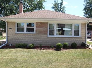 7647 Suffield St, Morton Grove, IL 60053