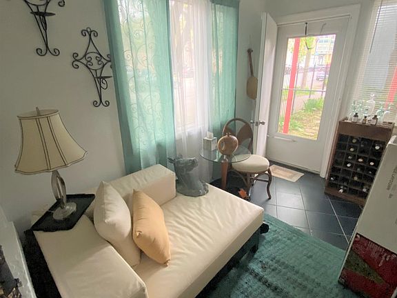 5th image of 1132 W Dickens Ave #1R