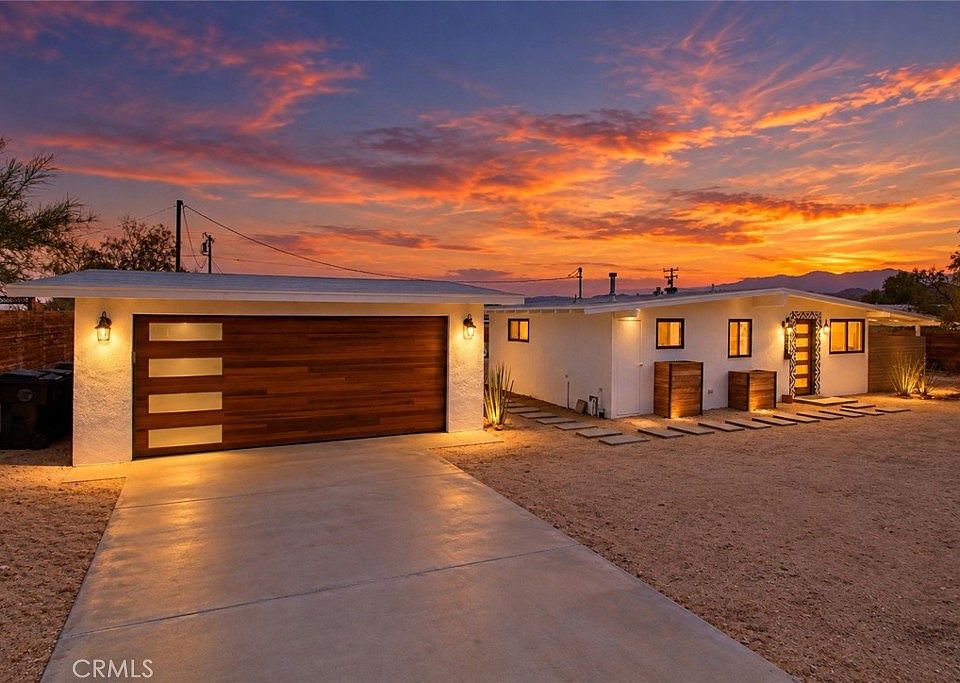 1st image of 4727 Avenida La Flora Desierta