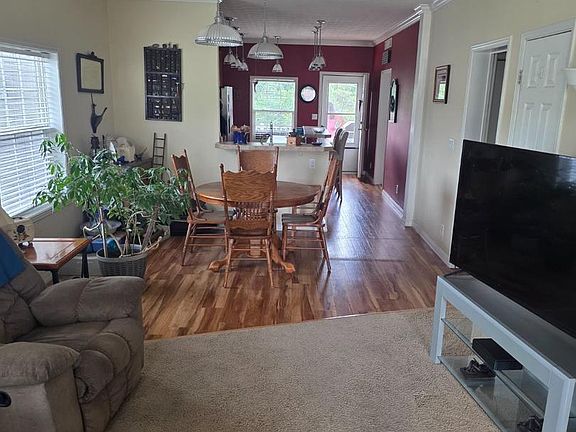 3rd image of 502 Falcon Dr