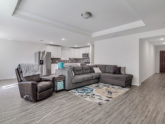5th image of 4557 Greenham Ln