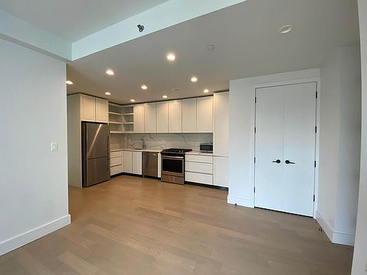 1st image of 569 4th Ave #407