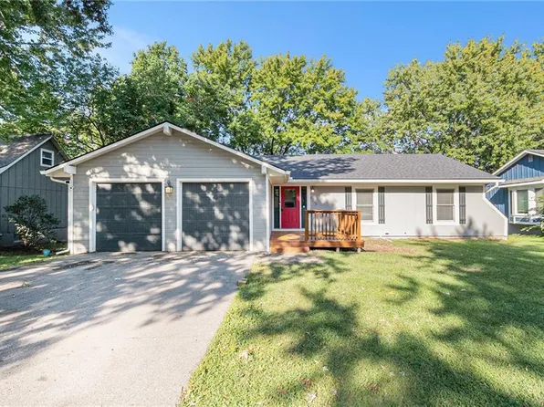 6216 Greenwood St, Shawnee, KS 66216