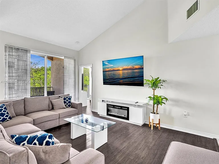 7085 Nova Dr #321 — Photo 8