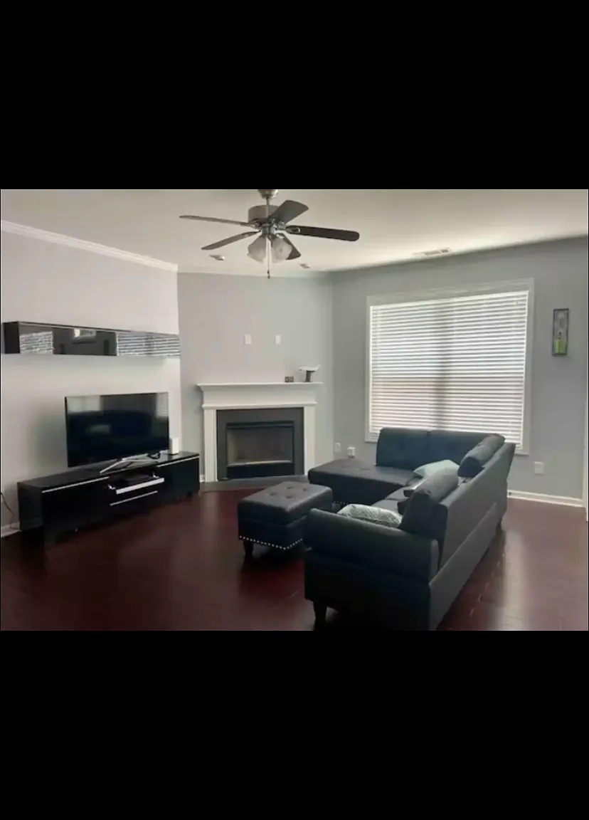 5 bed, 2616 sqft, $1,350 — Photo 2