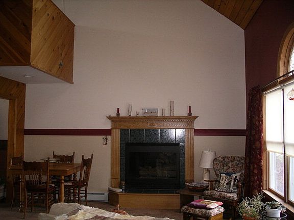 4th image of 32 Joanne Ln
