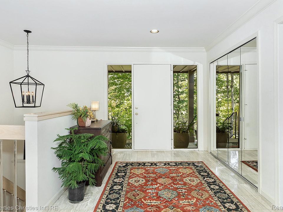 22241 Village Pines Dr, photo 3