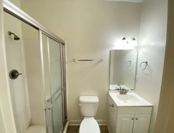 19 Hollywood Ct — Photo 8