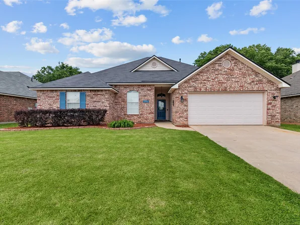 208 Avondale Ln, Bossier City, LA 71112
