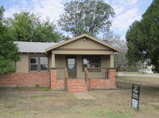 315 NW Railroad St, Mertzon, TX 76941