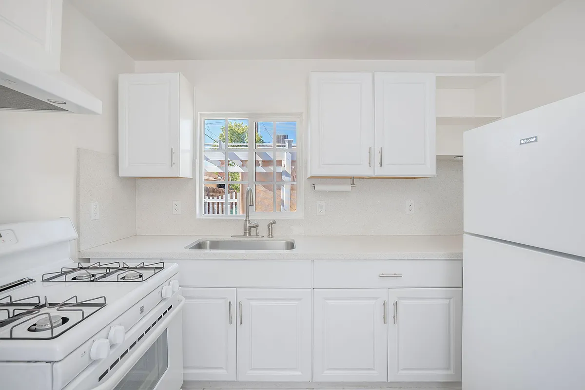 Photo 2 of 16 - 11358 Acala Ave #11358 - San Fernando, CA Building Photo - 11358 Acala Ave #11358