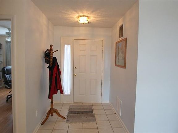 4th image of 536 Green Valley Dr