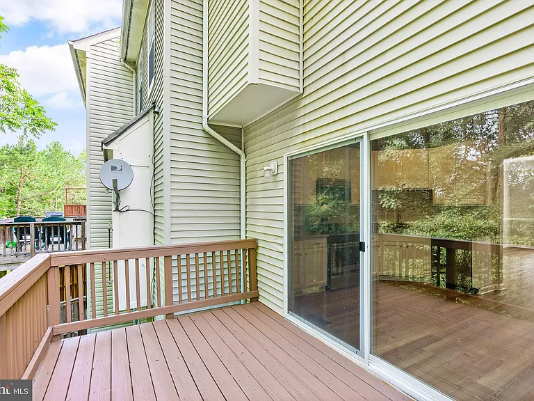 10032 Moxleys Ford Ln — Photo 15