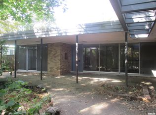 5517 N Prospect Rd, Peoria, IL 61614