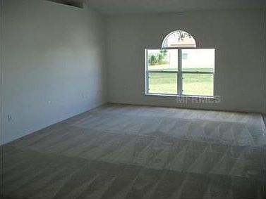 4th image of 504 Lakeview Dr
