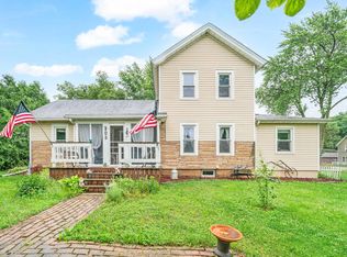 303 N 6th St, Kirkland, IL 60146