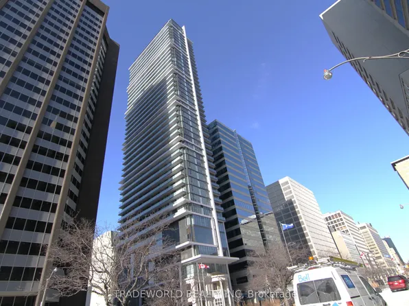 426 University Ave, Toronto, ON