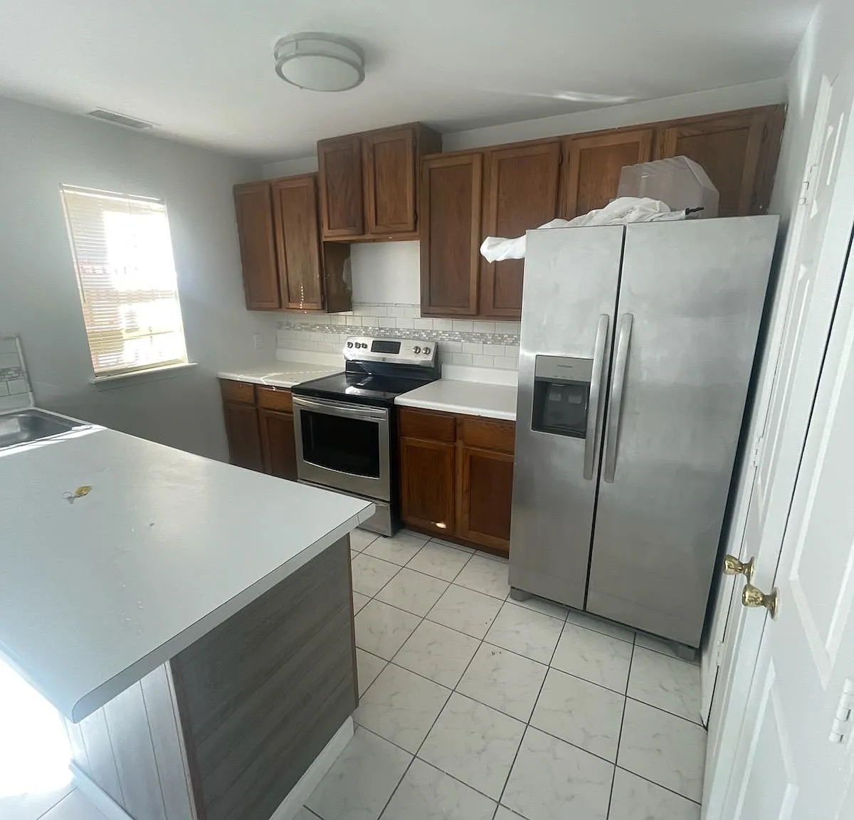3 bed, 1380 sqft, $3,325 — Photo 4