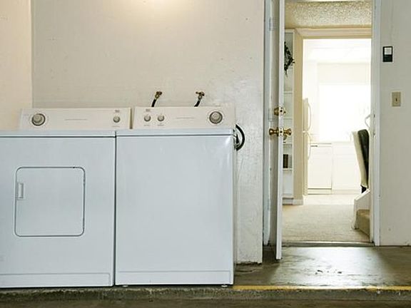 5th image of 1001 N Archibald Ave APT D