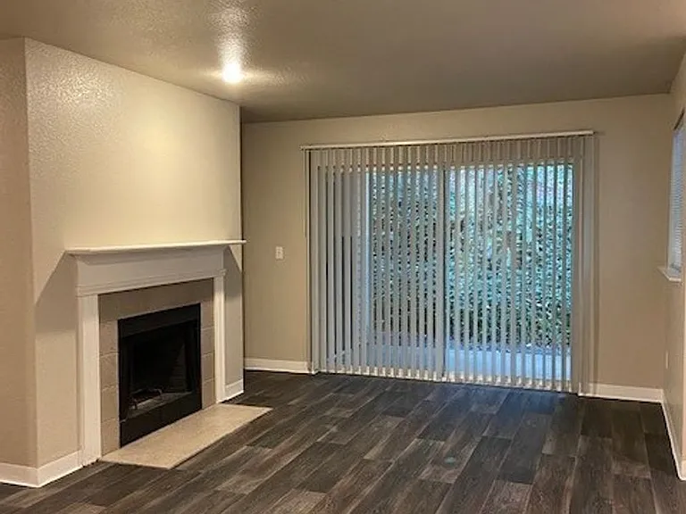 Signature Apartments — Photo 39