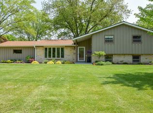 2540 Kevenauer Dr, Brookfield, WI 53005