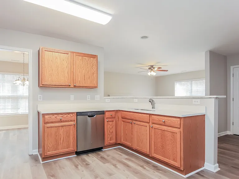 1549 Pebble Ridge Dr — Photo 9