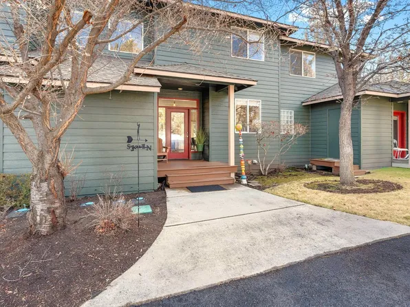 1045 Golden Pheasant Dr, Redmond, OR 97756