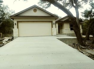 1265 Log Cabin Ln, Fischer, TX 78623