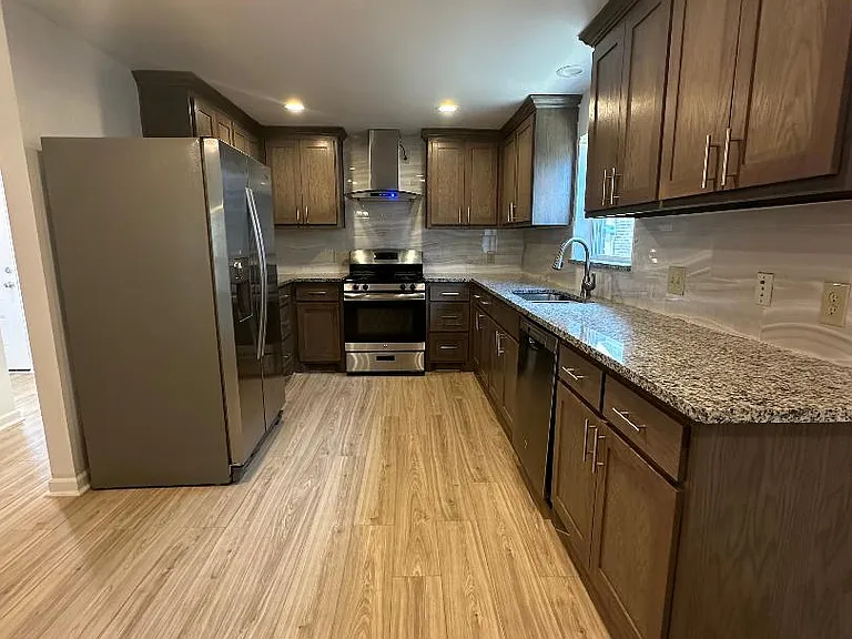 532 Oak Grove Ln — Photo 7