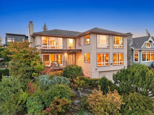 8229 Lakemont Drive NE, Seattle, WA 98115
