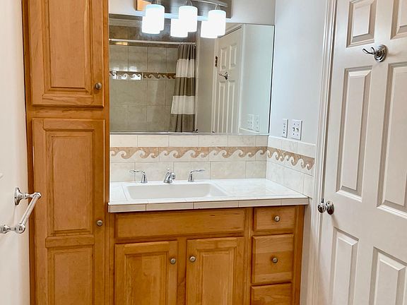 Main floor bathroom