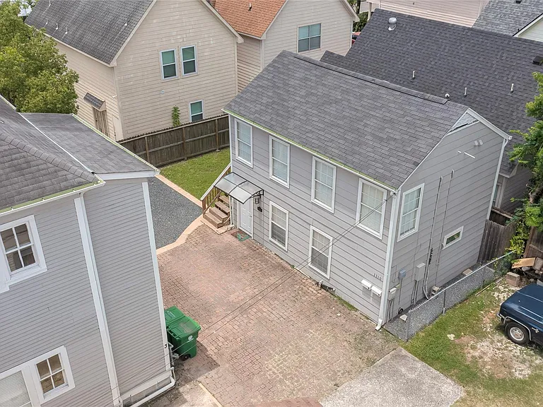 3310 Crawford St #B — Photo 9