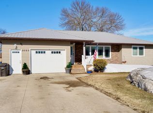 1609 5th Ave NE, Jamestown, ND 58401