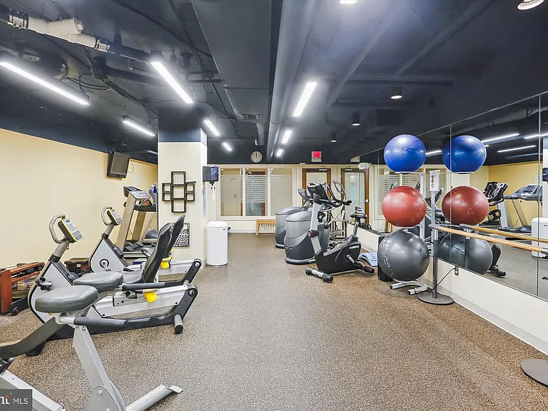 5500 Holmes Run Pkwy #210 — Photo 14