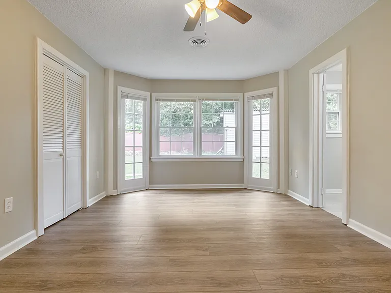 9138 Clubhouse Dr — Photo 7