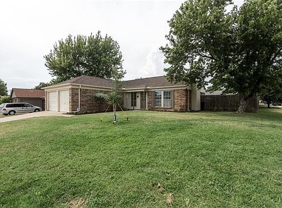 2nd image of 3825 Flintwood Trl