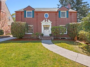 2656 SW Georgian Pl, Portland, OR 97201