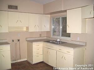 4th image of 2830 Sir Phillip Dr