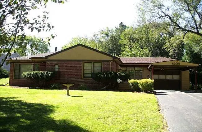 4209 Ravenswood Dr photo 1