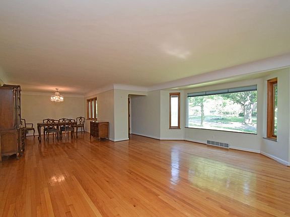 3rd image of 27 Dorino Pl