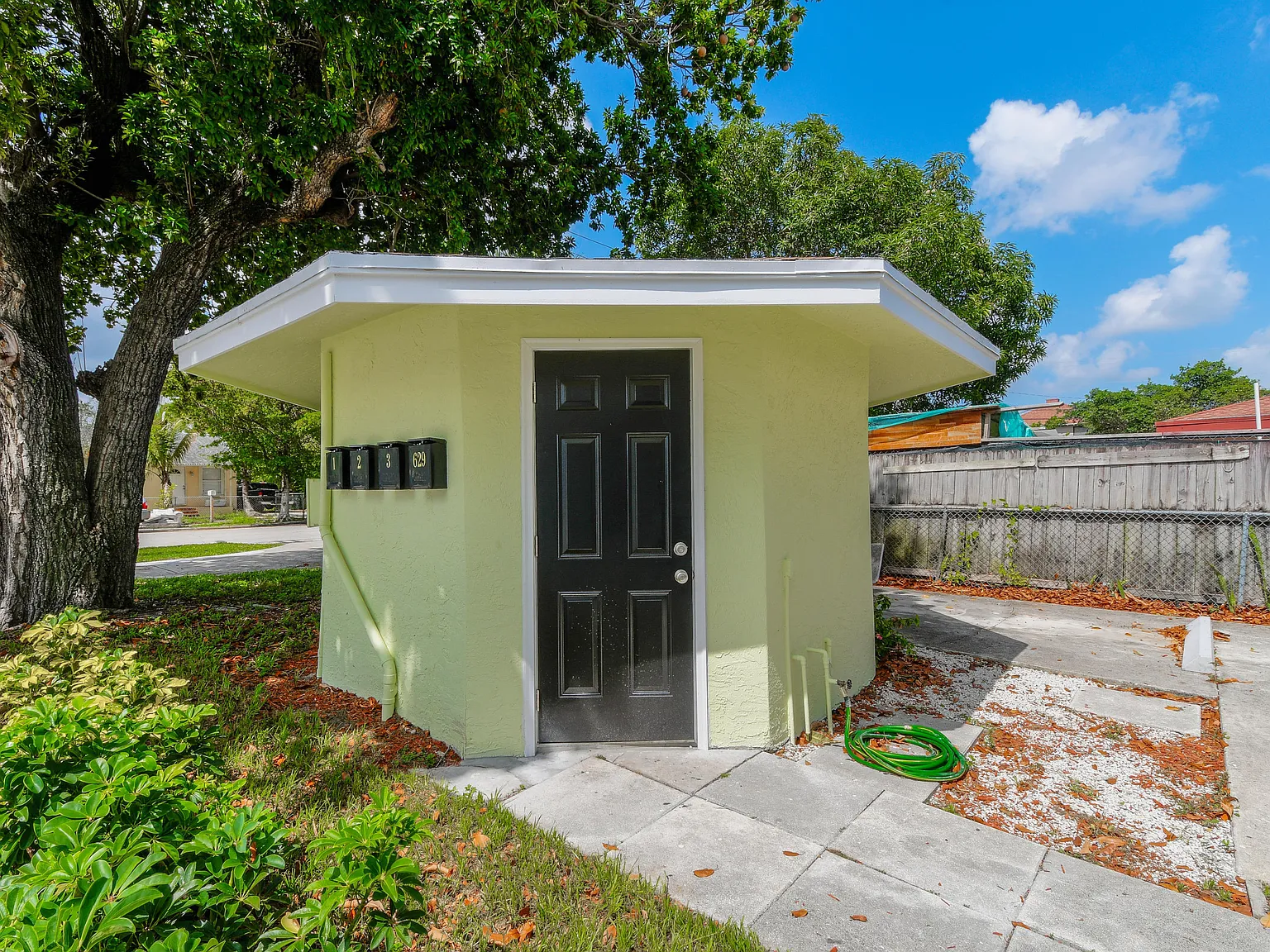 2 bed, 1.0 bath, 530 sqft, $1,750 — Photo 4